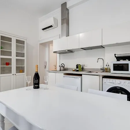 Apartman Bdc Alpha & Omega In Monti District With 2bath Róma