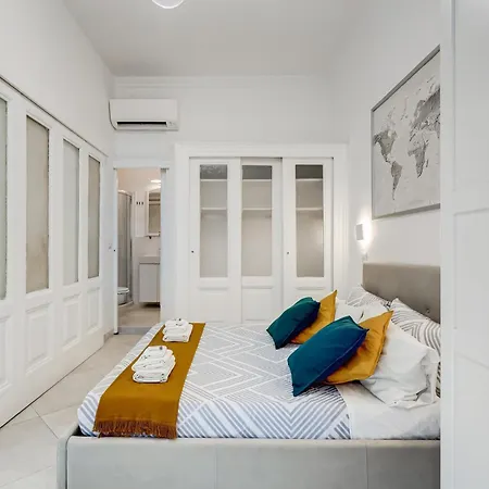 Bdc Alpha & Omega In Monti District With 2bath *