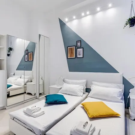 Bdc Alpha & Omega In Monti District With 2bath