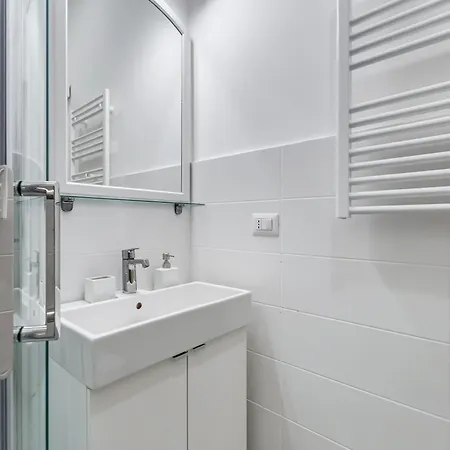 Bdc Alpha & Omega In Monti District With 2bath Lägenhet Rom