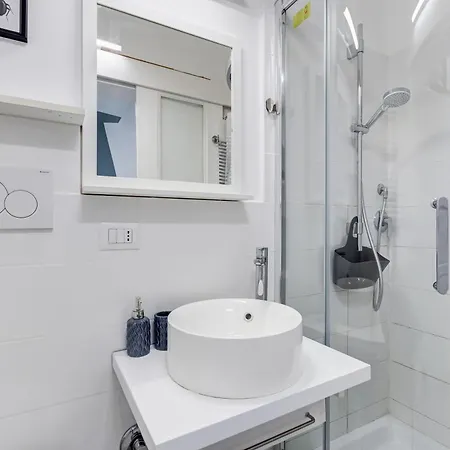 Lägenhet Bdc Alpha & Omega In Monti District With 2bath *