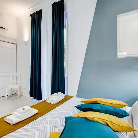 Bdc Alpha & Omega In Monti District With 2bath *