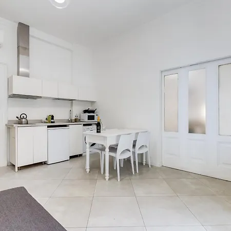 شقة Bdc Alpha & Omega In Monti District With 2bath