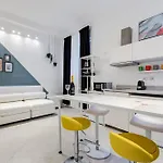 Bdc Alpha & Omega In Monti District With 2bath روما