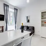 Bdc Alpha & Omega In Monti District With 2bath شقة