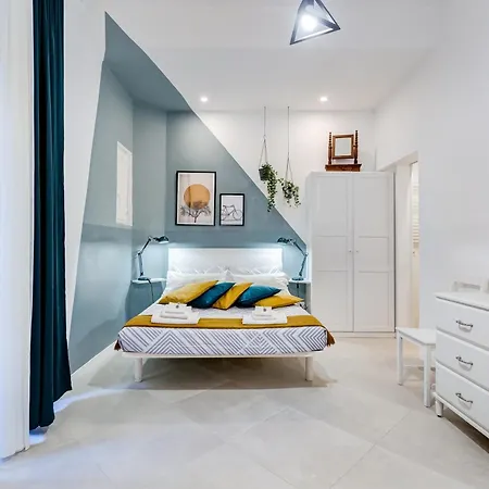 Bdc Alpha & Omega In Monti District With 2bath